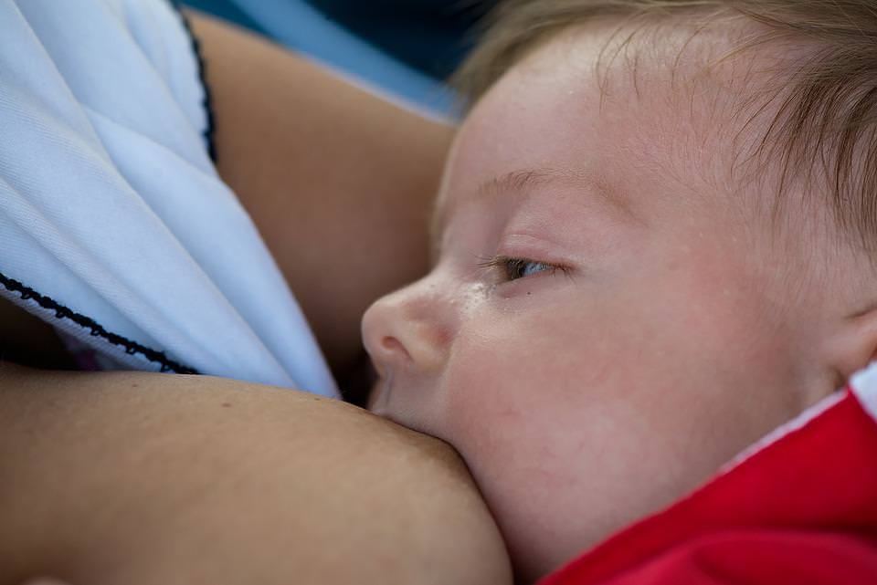 Al via la rubrica per le mamme. Parliamo di allattamento.